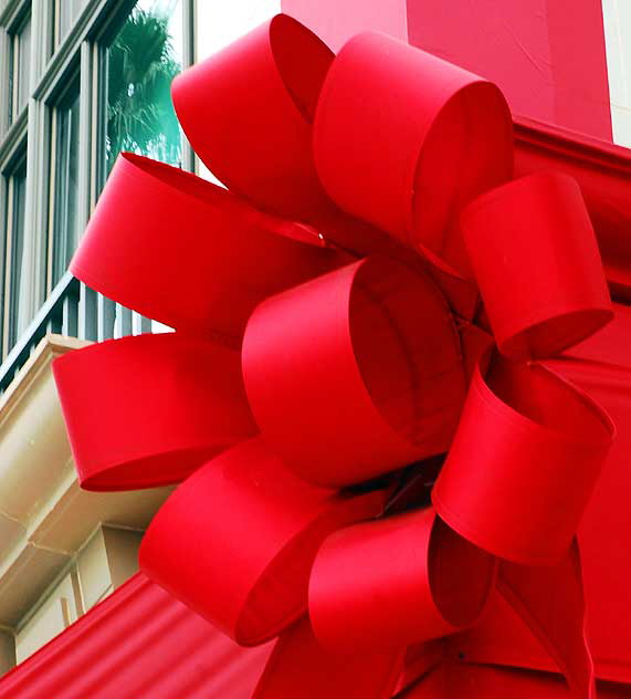 Big Red Bow, Christmas in Beverly Hills, 2009