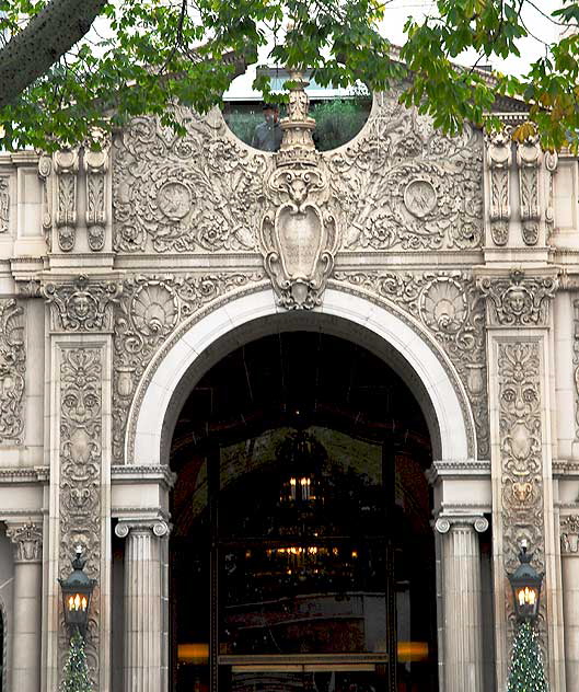 Beverly Wilshire Hotel from 1928 (Walker and Eisen), Christmas 2009