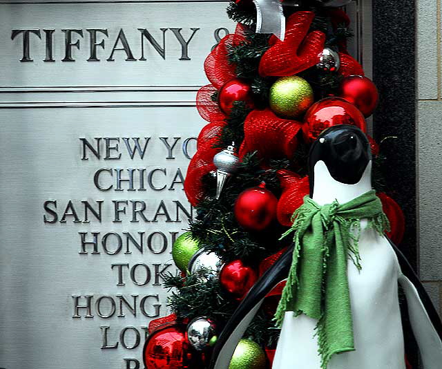 2009 Christmas display at Tiffany's on Rodeo Drive - penguins at the fountain 