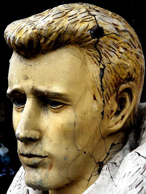 Wet fiberglass James Dean, Hollywood Boulevard