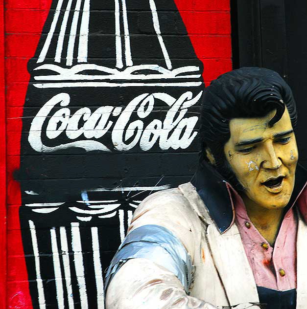 Fiberglass Elvis, Hollywood Boulevard