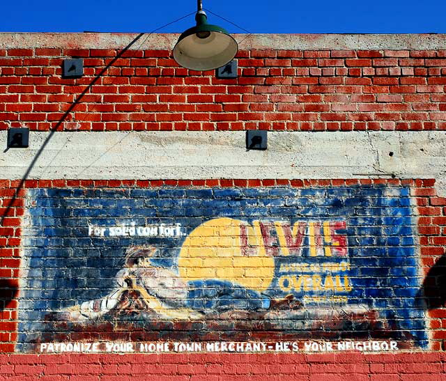 Levis ad, Sycamore at Melrose Avenue