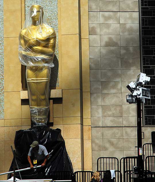 Hollywood and Highland, Monday, March 1, 2010, six days before the Oscars