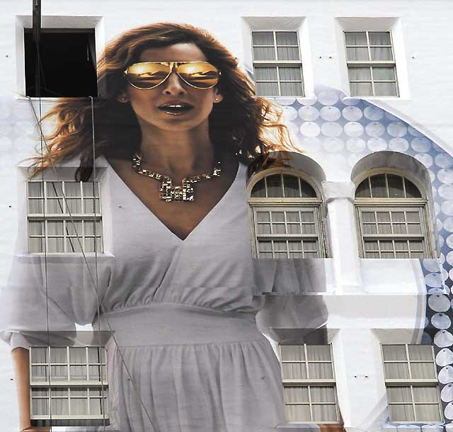 Hollywood Roosevelt Hotel - supergraphic for "Sex and the City, 2" Hollywood Roosevelt Hotel - supergraphic for "Sex and the City, 2"