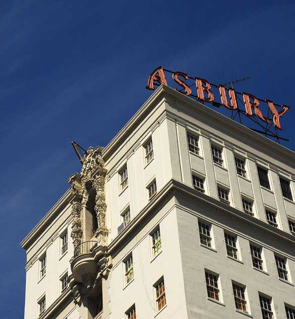 Asbury Apartments at MacArthur Park, Los Angeles