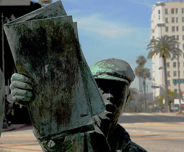 Harrison Gray Otis / Newsboy sculpture at MacArthur Park, Los Angeles