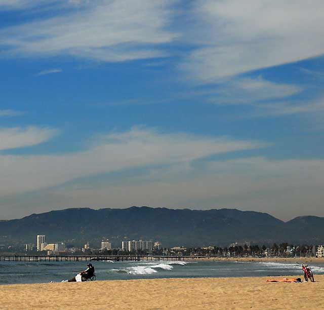 Venice City Beach at the south end of the Marina Peninsula - Pacific and Via Marina - Wednesday, March 17, 2010