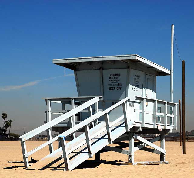 Venice City Beach at the south end of the Marina Peninsula - Pacific and Via Marina - Wednesday, March 17, 2010