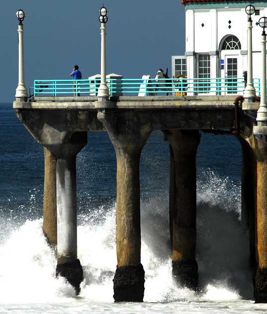 Manhattan Beach Pier, Tuesday, March 23, 2010