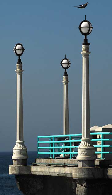 Manhattan Beach Pier, Tuesday, March 23, 2010