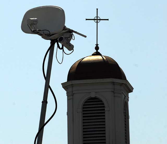 First Baptist Church, Hollywood - with microwave link