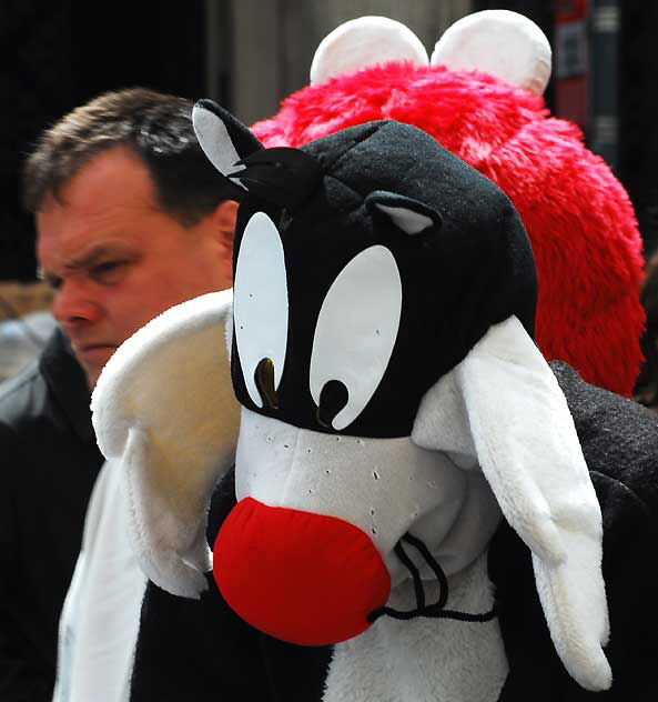 Sylvester-the-Cat impersonator, Hollywood Boulevard