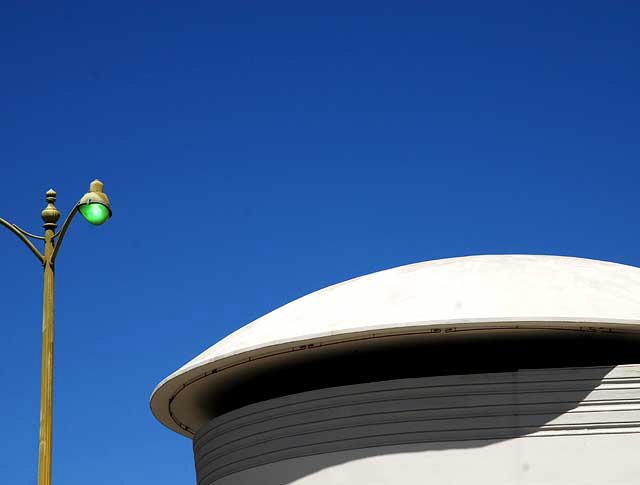 Streamline Moderne, 5400 block of Wilshire Boulevard, Los Angeles 