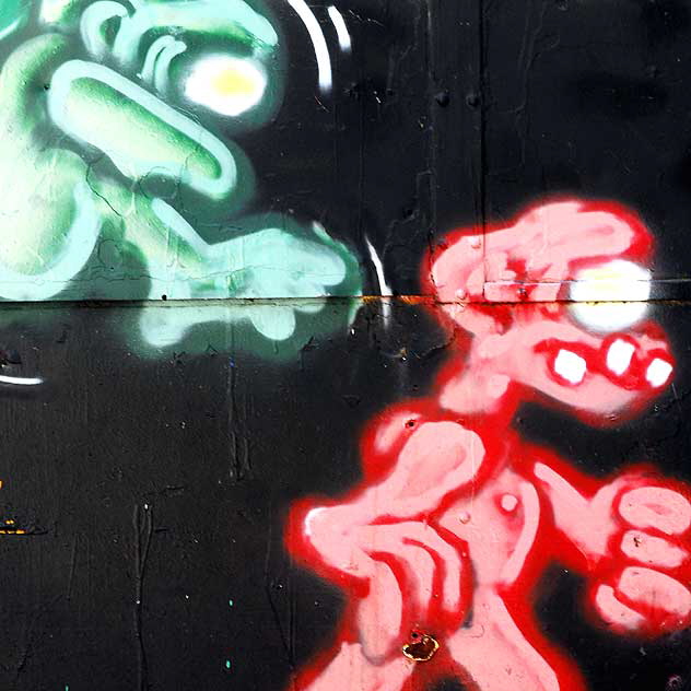 Graffiti aliens, alley behind Melrose and Sycamore 