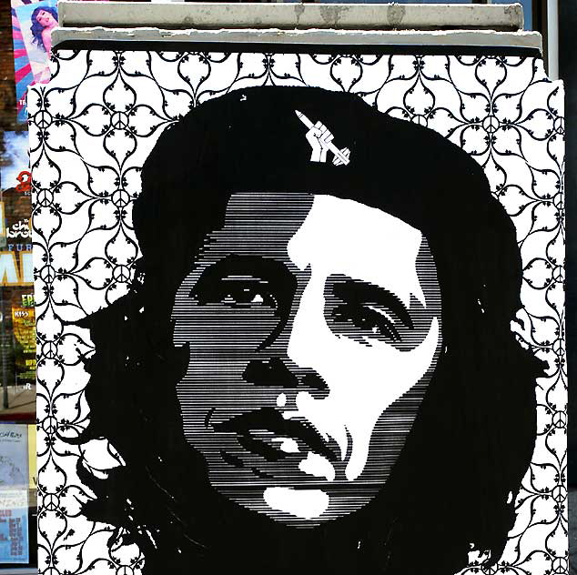 Free Humanity graphic on Melrose Avenue - Obama the warmonger as Che Guevara