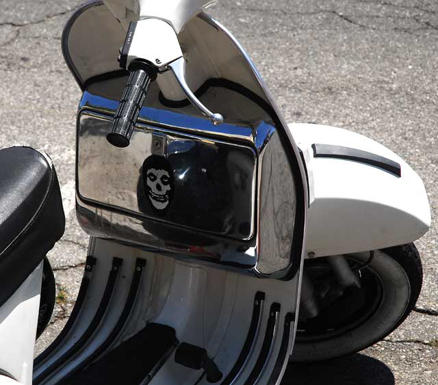 Skull Vespa, Hollywood Boulevard