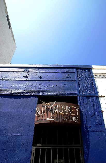 Blu Monkey Bar and Lounge - 5521 Hollywood Boulevard