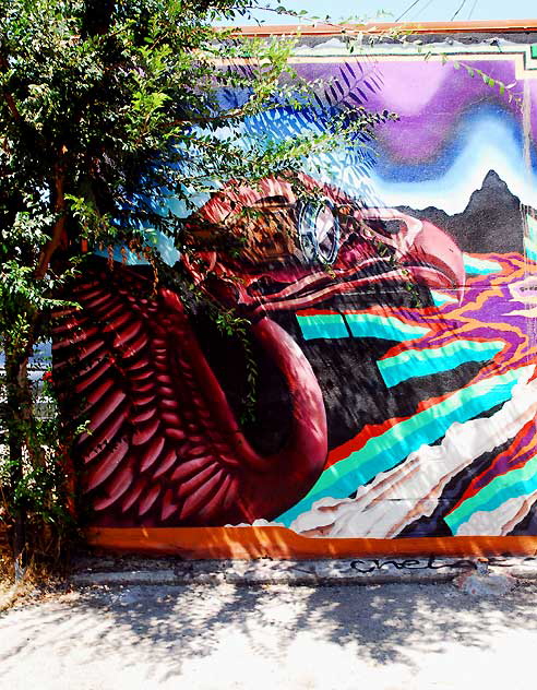 Graffiti Bird, mural in alley behind Melrose Avenue 