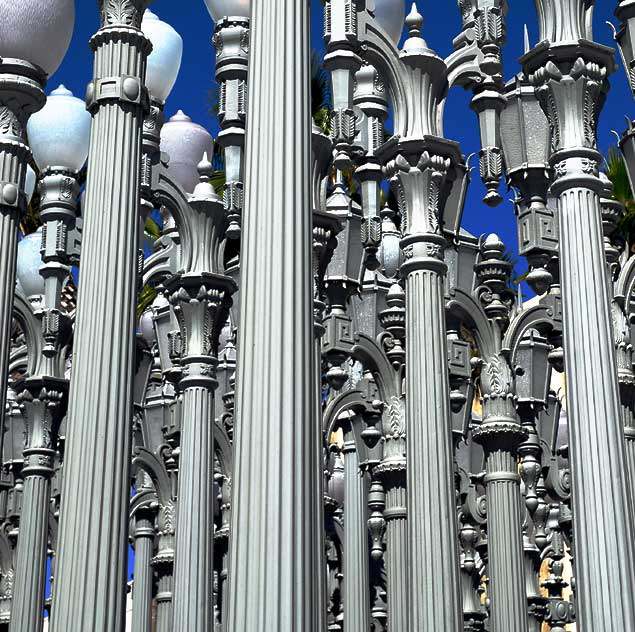 Urban Light - Chris Burden, 2008 - South Piazza, Los Angeles County Museum of Art, 5905 Wilshire Boulevard