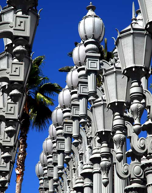 Urban Light - Chris Burden, 2008 - South Piazza, Los Angeles County Museum of Art, 5905 Wilshire Boulevard