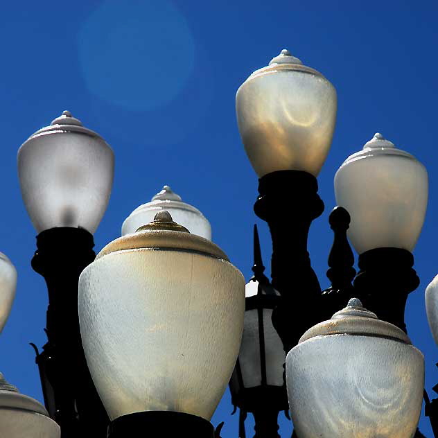 Urban Light - Chris Burden, 2008 - South Piazza, Los Angeles County Museum of Art, 5905 Wilshire Boulevard