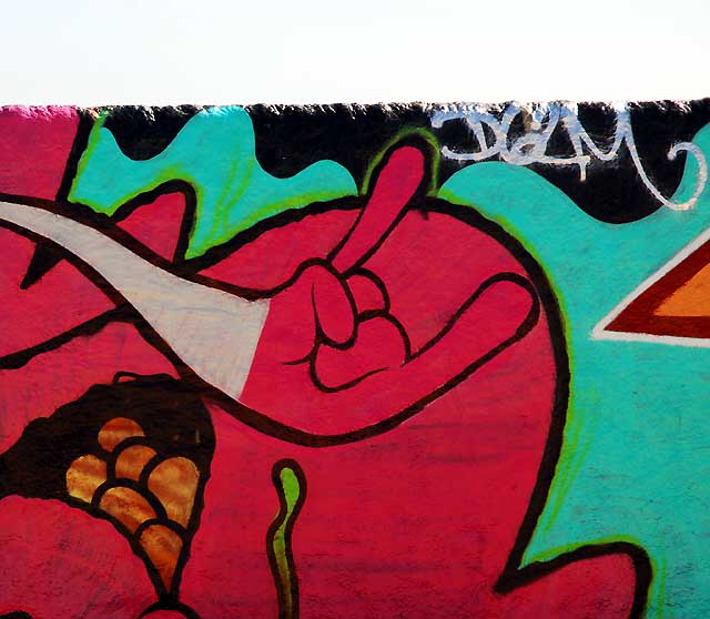 Hook 'em - Graffiti Wall at Venice Beach