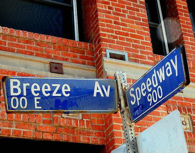 Breeze Avenue in Venice Beach