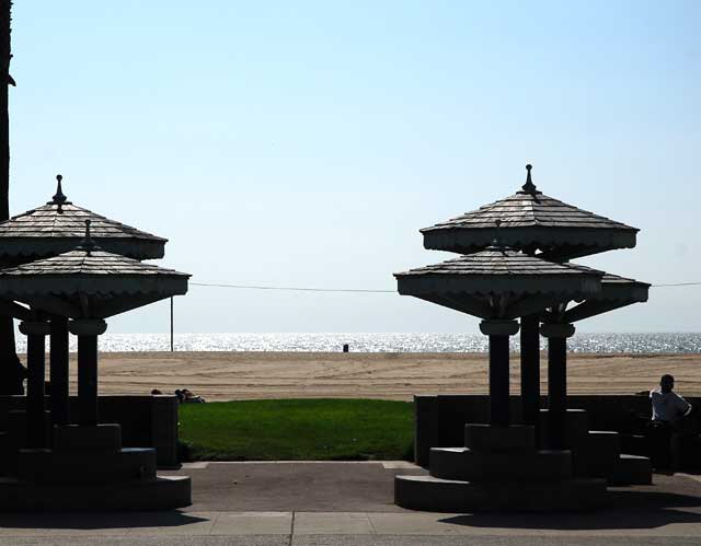 The far end of Breeze Avenue in Venice Beach, Wednesday, September 22, 2010