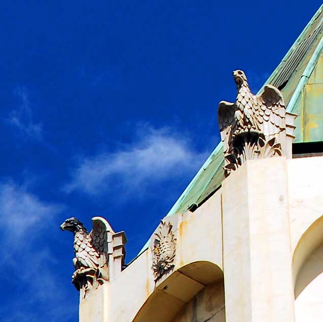 Gothic eagles, Hollywood First National Bank (6777 Hollywood Boulevard, at Highland) - 1927, Meyer and Holler