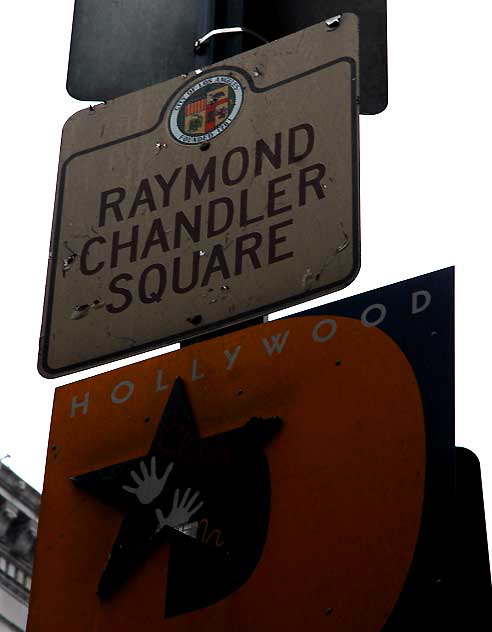 Raymond Chandler Square, Hollywood