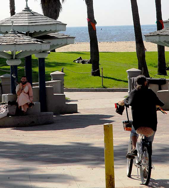 Dudley Avenue at Ocean Front Walk, Venice Beach, Thursday, October 7, 2010