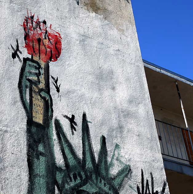 Statue of Liberty / 9/11 - mural at 4301 West Sunset Boulevard at Bates Avenue, photographed Tuesday, October 12, 2010