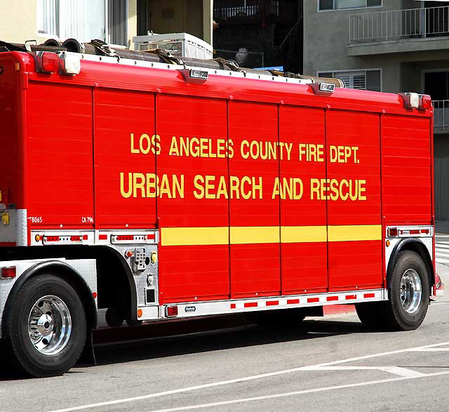Urban Recuse Vehicles, Santa Monica, Friday, October 29, 2010 - a simulation-drill in progress 