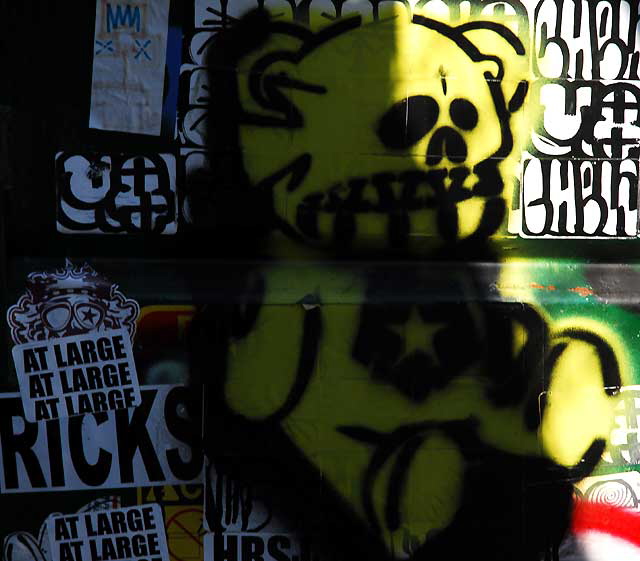 Yellow Bear Stencil, alley off Spaulding at Melrose Avenue