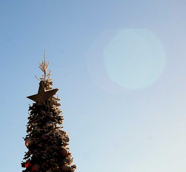 Scientology Christmas Tree, Hollywood Boulevard