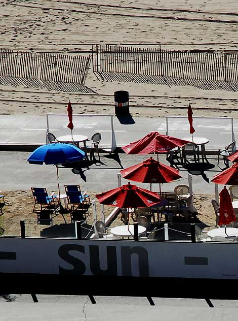 Santa Monica Beach, Wednesday, December 1, 2010