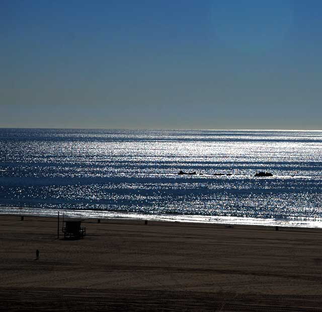 Santa Monica Beach, Wednesday, December 1, 2010