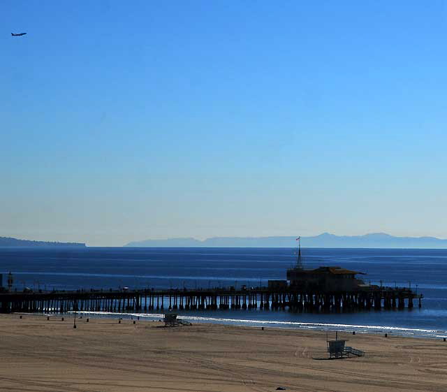 Santa Monica Beach, Wednesday, December 1, 2010