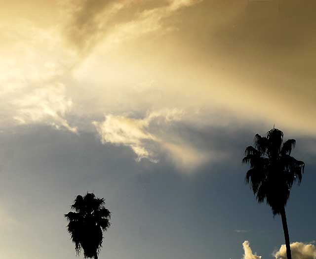 Hollywood Sky, Wednesday, December 22, 2010 