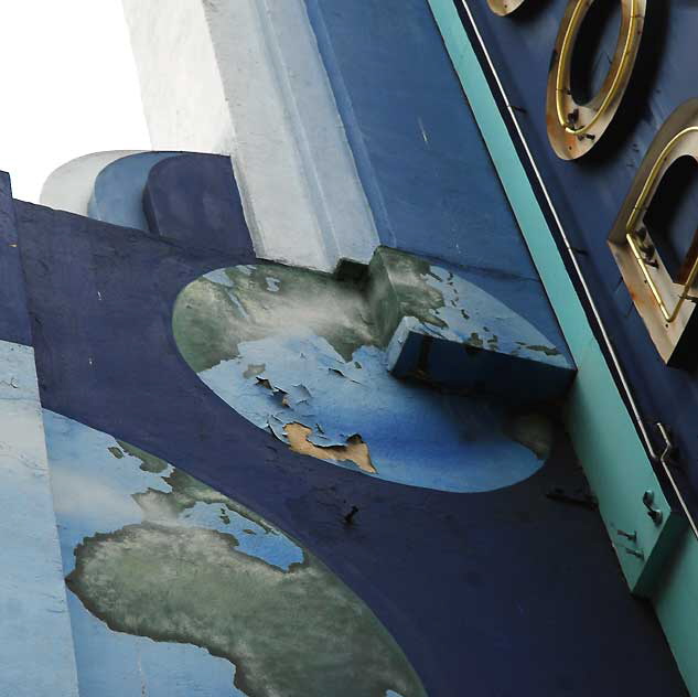 Painted Globes, Hollywood Boulevard