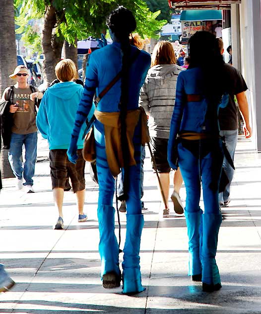 Avatar impersonators, Hollywood Boulevard, Tuesday, December 28, 2010