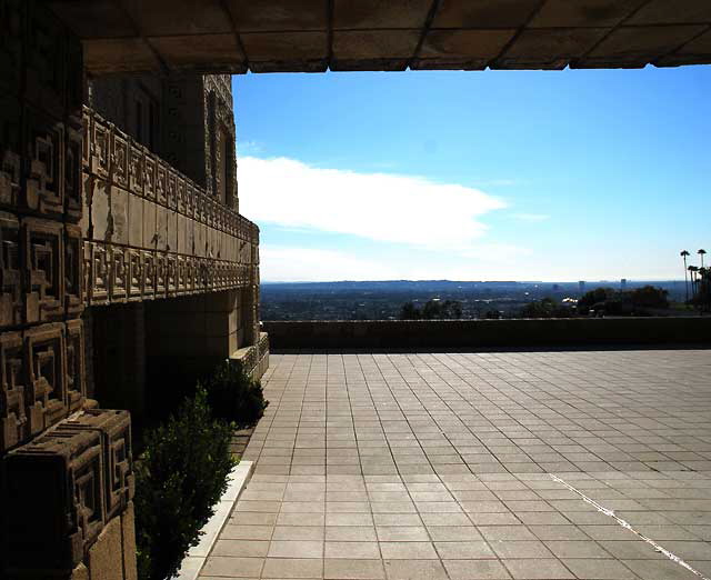 Frank Lloyd Wright's 1924 Ennis House, 2607 Glendower Avenue, Los Angeles (Los Feliz) - photographed Tuesday, January 4, 2011