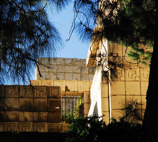 Frank Lloyd Wright's 1924 Ennis House, 2607 Glendower Avenue, Los Angeles (Los Feliz) - photographed Tuesday, January 4, 2011