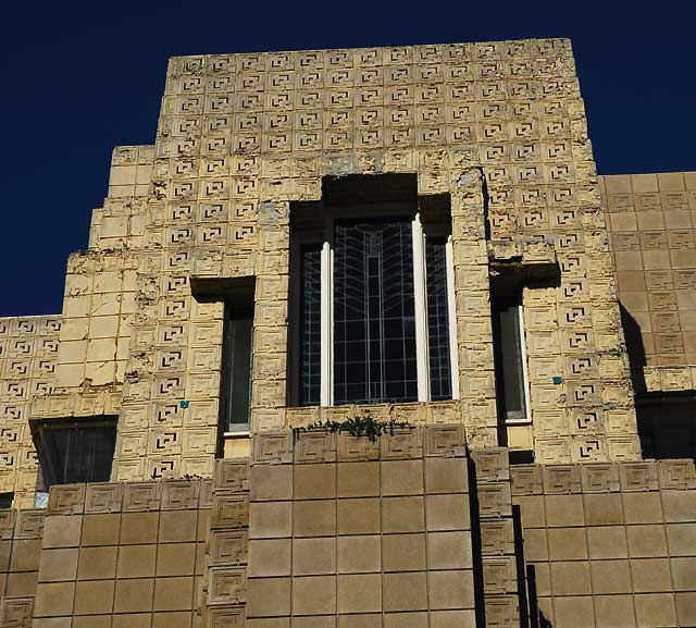 Frank Lloyd Wright's 1924 Ennis House, 2607 Glendower Avenue, Los Angeles (Los Feliz) - photographed Tuesday, January 4, 2011