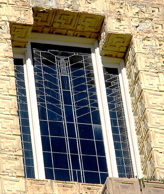 Frank Lloyd Wright's 1924 Ennis House, 2607 Glendower Avenue, Los Angeles (Los Feliz) - photographed Tuesday, January 4, 2011