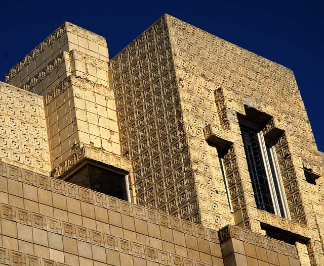 Frank Lloyd Wright's 1924 Ennis House, 2607 Glendower Avenue, Los Angeles (Los Feliz) - photographed Tuesday, January 4, 2011