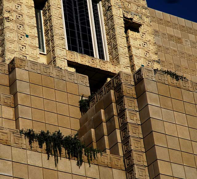 Frank Lloyd Wright's 1924 Ennis House, 2607 Glendower Avenue, Los Angeles (Los Feliz) - photographed Tuesday, January 4, 2011