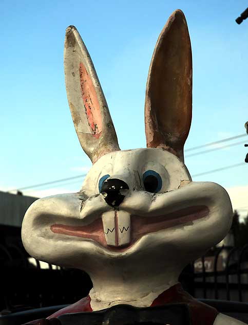 White Rabbit, Off the Wall antiques/curios, Melrose Avenue, Friday, January 7, 2011