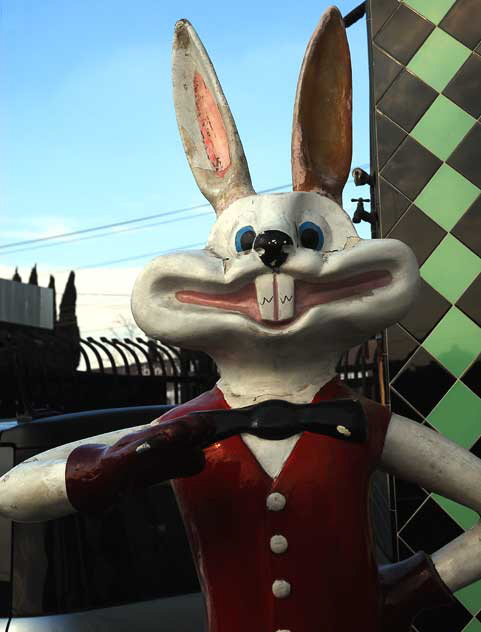 White Rabbit, Off the Wall antiques/curios, Melrose Avenue, Friday, January 7, 2011