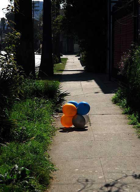 Balloons, Sidewalk, Sunset Boulevard east of Echo Park